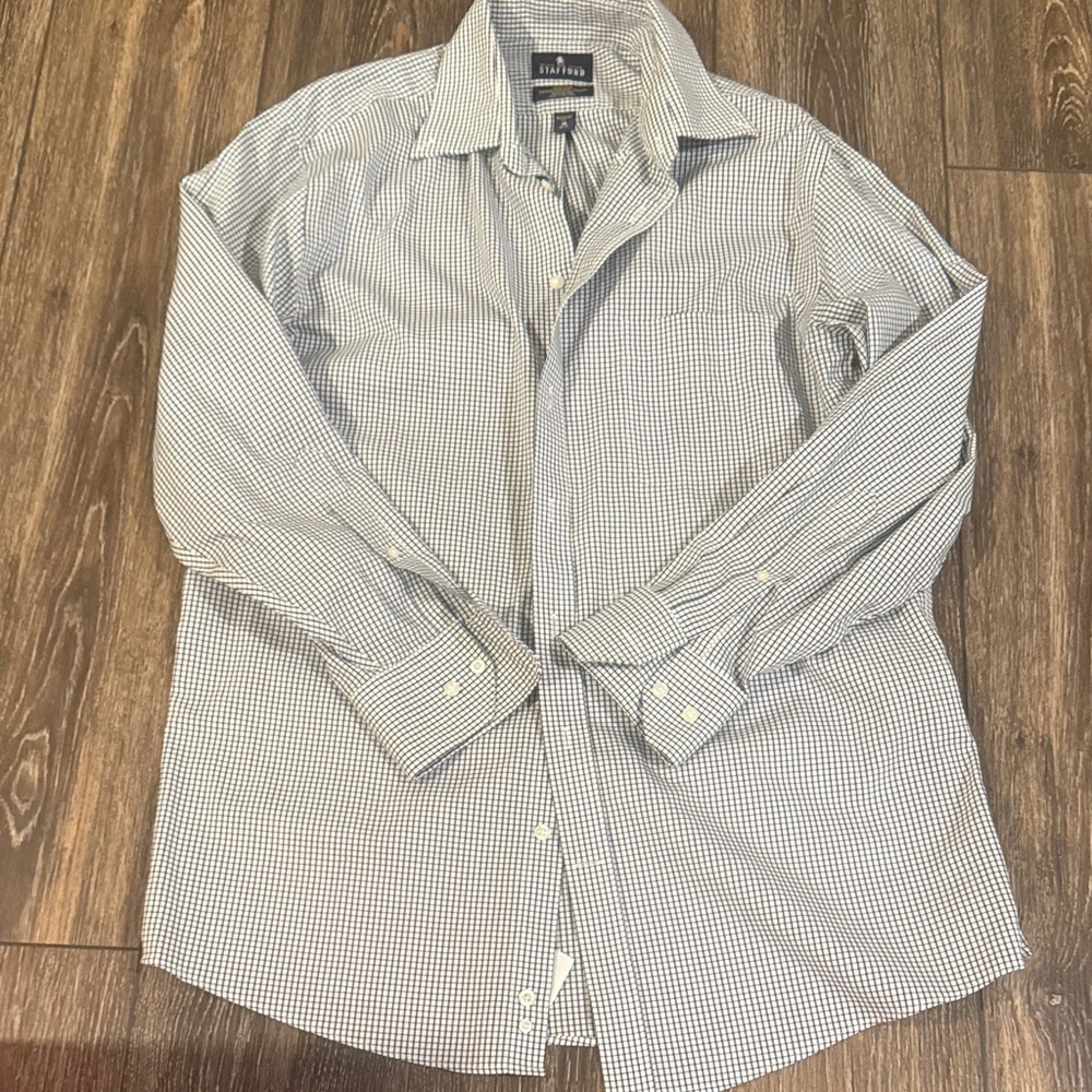Stafford Men's Black and White Button Down